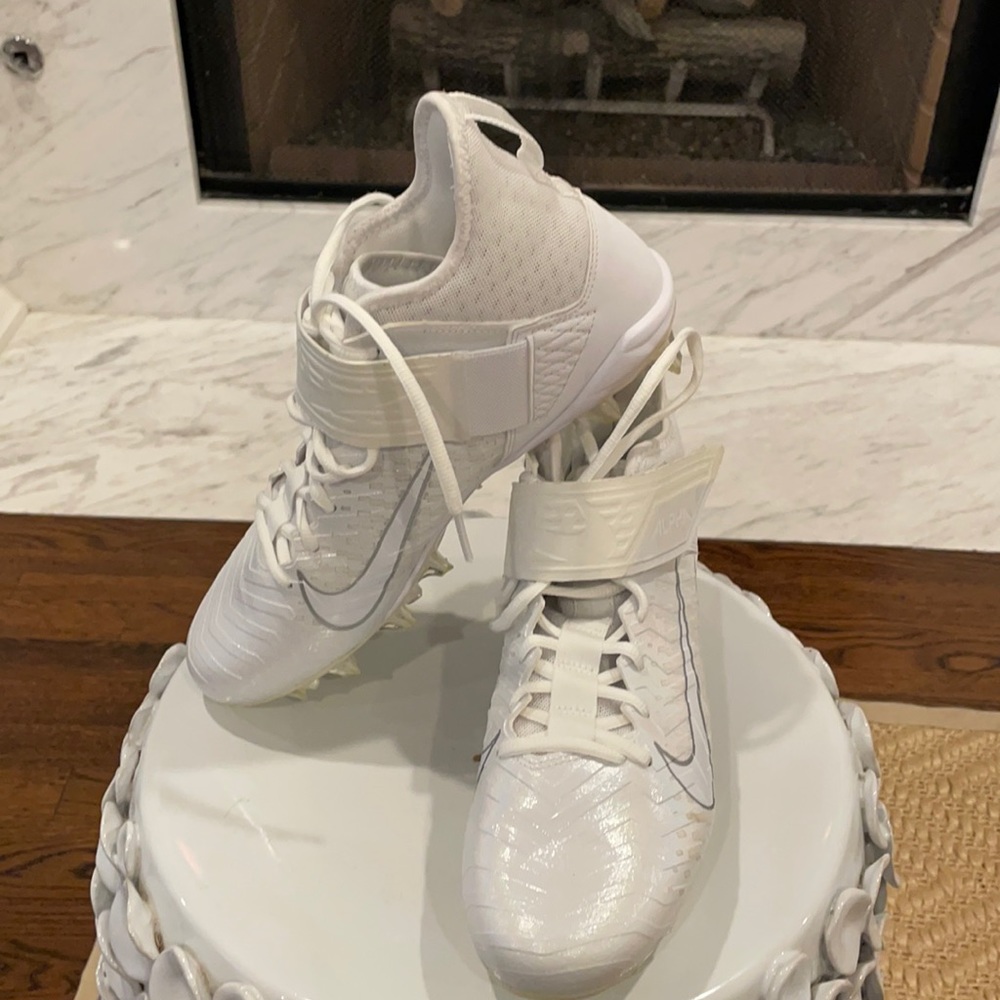 Nike alpha menace pro football cleat size 8